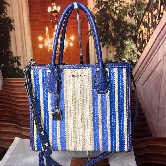 NWT Michael Kors Mercer Medium Accordion Tote Bag, beautiful crossbody satchel - Picture 1 of 17